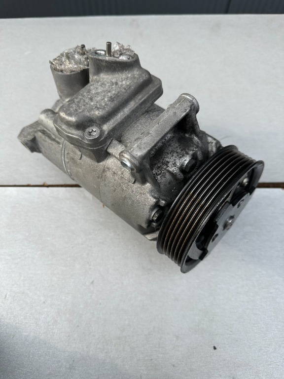 Compresor clima Audi A3 8P 1.6 / 1.9 / 2.0 TDI cod 5n0820803a an 2008 - 2015