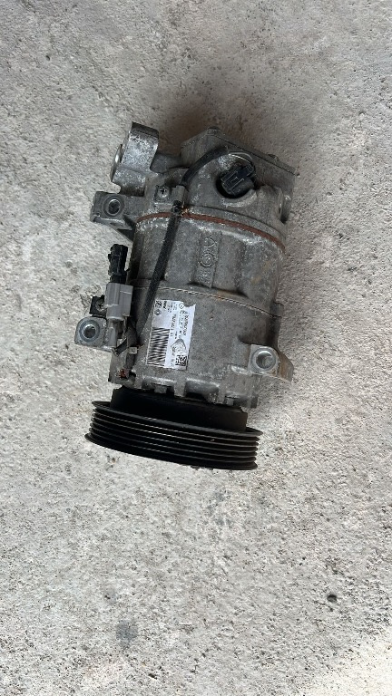 Compresor clima Renault Clio IV 1.5 dCi 110cp cod piesa : 926004990R Euro 6