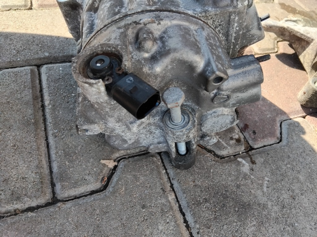 Compresor clima VW Passat B6 2.0 TDI 140