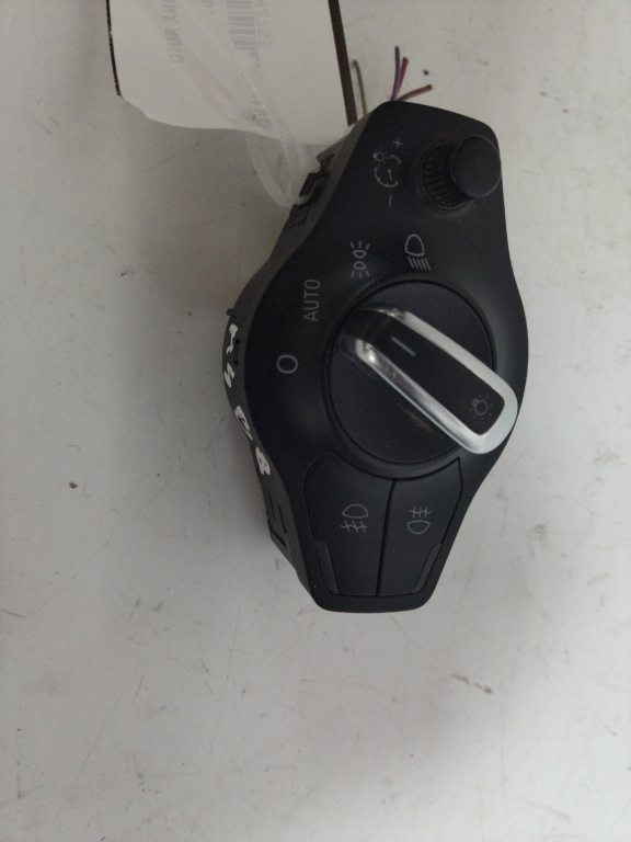 Comutator lumina auto Audi A4 B8 an 2014 cod piesa 8K0941531AL