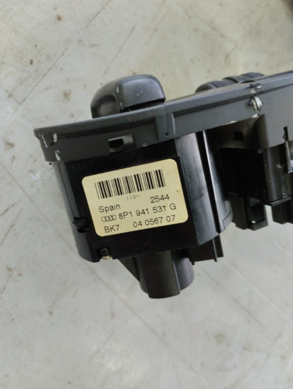 Comutator Lumini Audi A3 8P Coupe Cod piesa : 8P1 941 531 G