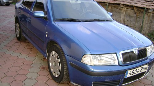 Comutator Lumini Skoda Octavia cu Proiectoare an 2001