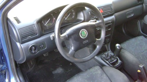 Comutator Lumini Skoda Octavia cu Proiectoare an 2001