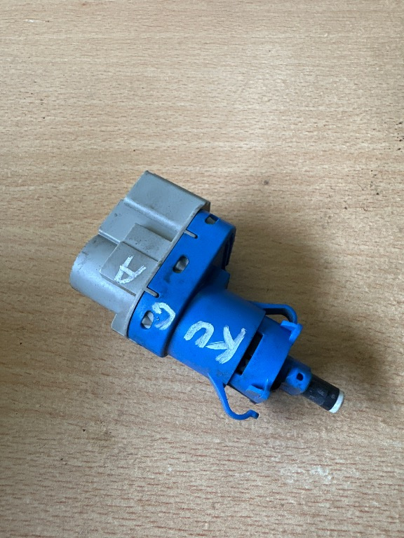 Comutator switch lumini stop frana pedala 8T4T-9G8