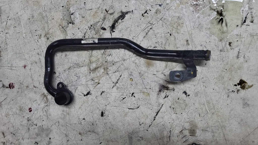 Conducta Apa Audi A3 8V 2.0 dCi COD:04L121065AJ