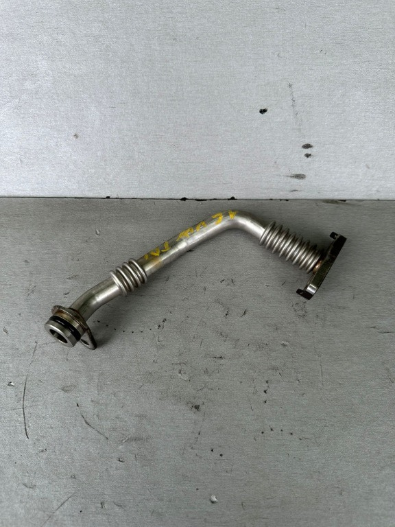 Conducta ulei Audi A6 C7 2.0 TDI cod 04l145736e an 2010 - 2015