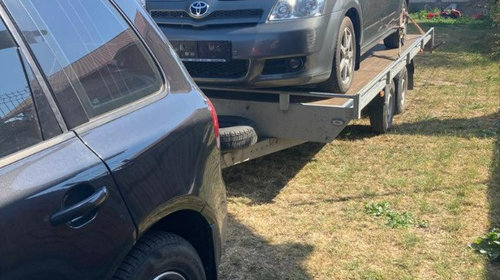 Consola centrala Toyota Corolla Verso 2007 hatchback 2.2