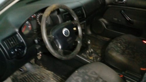 Consola centrala VW Golf 4 2001 Break 1.9 tdi