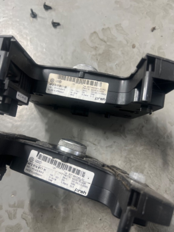 Consola MMI cod 4F2919611 M 4F2919611 H 