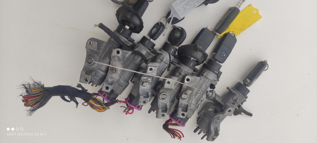 Contact VW Bora Variant 2000/10-2005/05 2.3 V5 4motion 125KW 170CP Cod 4B0905851C
