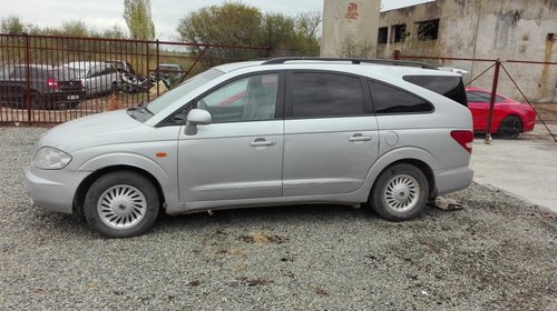 Cutie de viteza SsangYong Rodius 2.7 xdi model 2006.