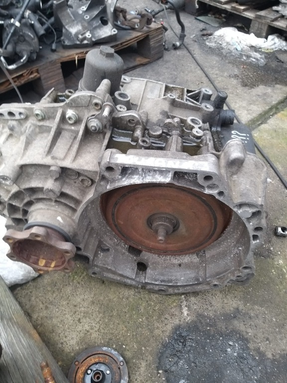 Cutie De Viteze Automata DSG Cu Defect cod: 02E301103F pentru Volkswagen Touran 2.0 TDI
