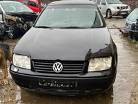 Cutie de viteze manuala Volkswagen VW Bora [1998 - 2005] Sedan 1.9 TDI MT (115 hp) Dezmembrez VW Bora limuzina 1.9 tdi 115cp,cod motor AJM,cutie manuala in 6 trepte,cod cutie DRW,culoare neagra cod LC9Z