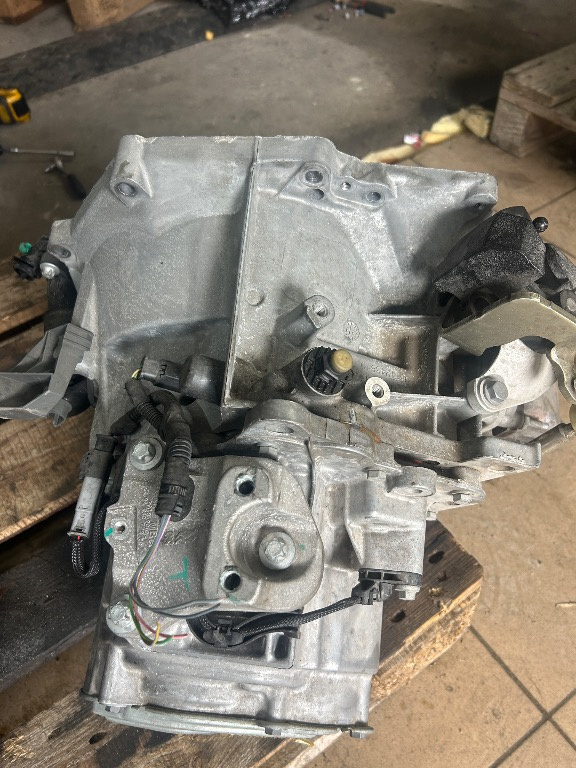 Cutie de viteze manuala Renault Clio 3 1.5 DCI JHQ COD: 8200166684