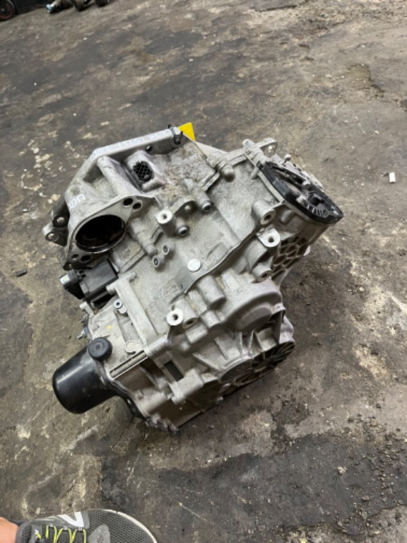 Cutie Viteze automata seat Leon 1.5 TSI 