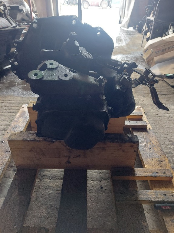Cutie Viteze Manuala 5+1 Opel Corsa C 1.