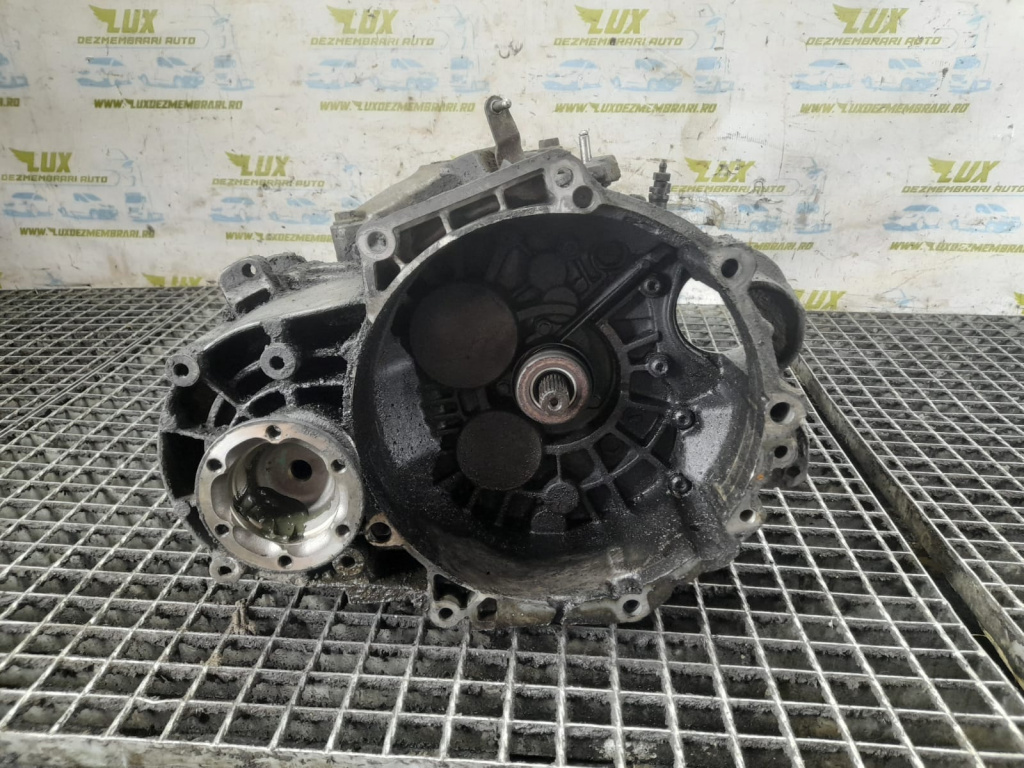 Cutie viteze manuala 6 trepte cod JLT 2.0 TDI Volkswagen VW Jetta 5 [2005 - 2011]