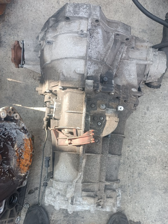Cutie viteze manuala Audi A4 2.0 TDI CJC cod LLM c