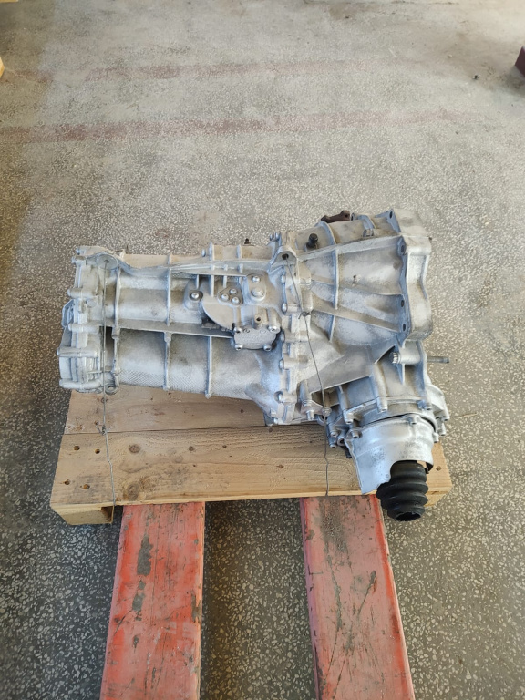 Cutie viteze manuala , Audi A4 B8 2.0 TDI cod motor CAGA , cod cutie KXP ,Cod carcasă 0B1301103E 0B1301213