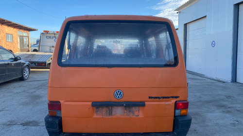 Cutie viteze manuala Volkswagen TRANSPORTER 1995 duba 2400 diesel