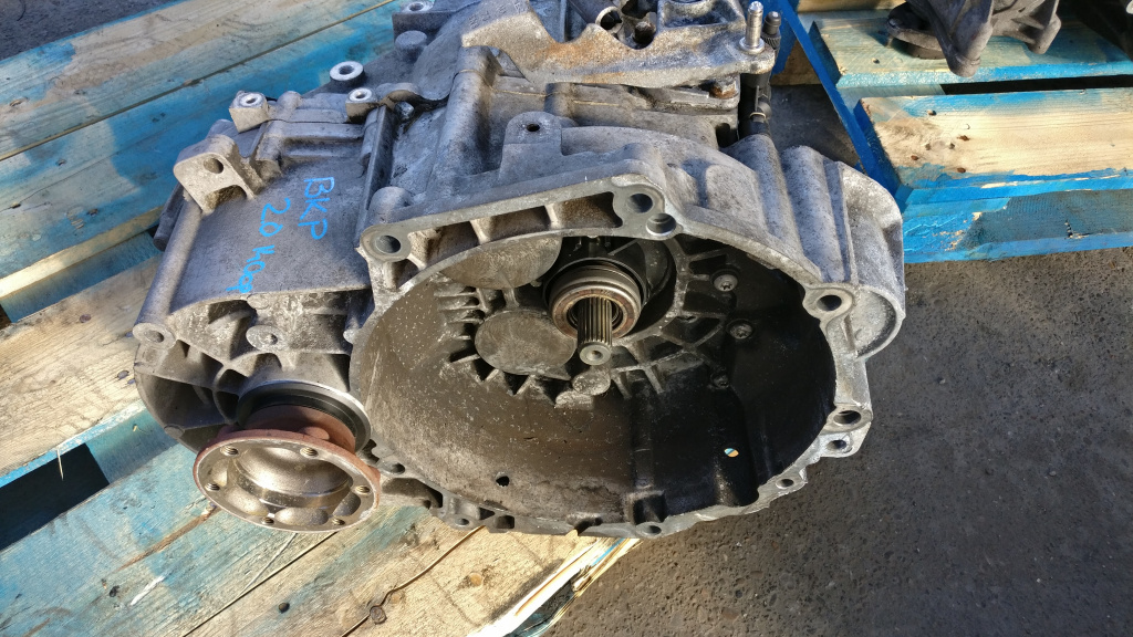 Cutie viteze Passat B6 2.0 TDI cod motor