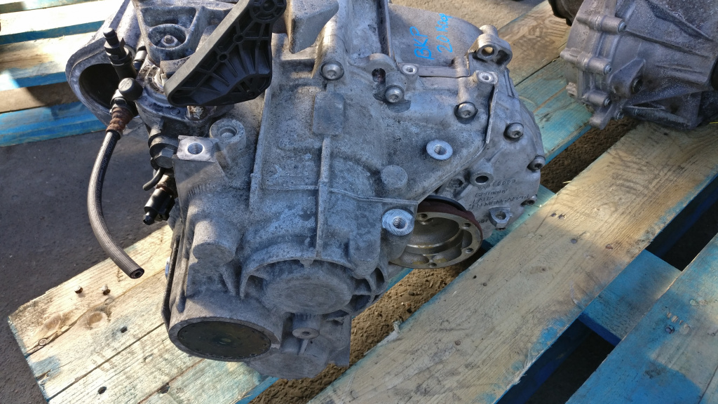 Cutie viteze Passat B6 2.0 TDI cod motor