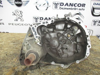 CUTIE VITEZE Renault Kangoo Motor 1.5 dci - 5 Trepte - Fabricatie 2001 / JB1 173