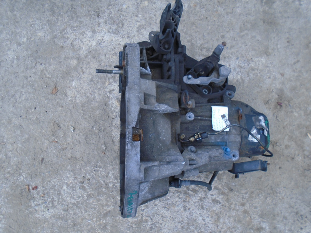 Cutie viteze renault megane 2 1.5d cod 8200284803