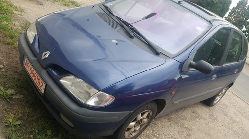 Debitmetru aer Renault Scenic 2000 hatchback 2.0 benzina