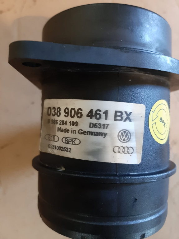 Debitmetru VW T5 1.9 TDI 2006 tip motor BRR