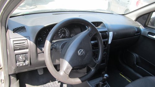 Dezmembrabri Opel Astra G 1.6i din 2000