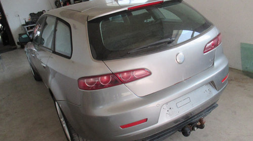 Dezmembram Alfa Romeo 159 sportwagon combi 2.4 JTJM 147kw 200cp tip motor 939A3000, cod culoare 651