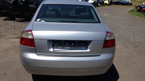 Dezmembram AUDI A4 1.9 TDI 2002