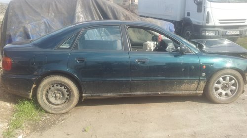 Dezmembram Audi A4 1995, 1.6 benzina