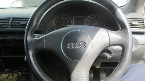 Dezmembram Audi A4 2002