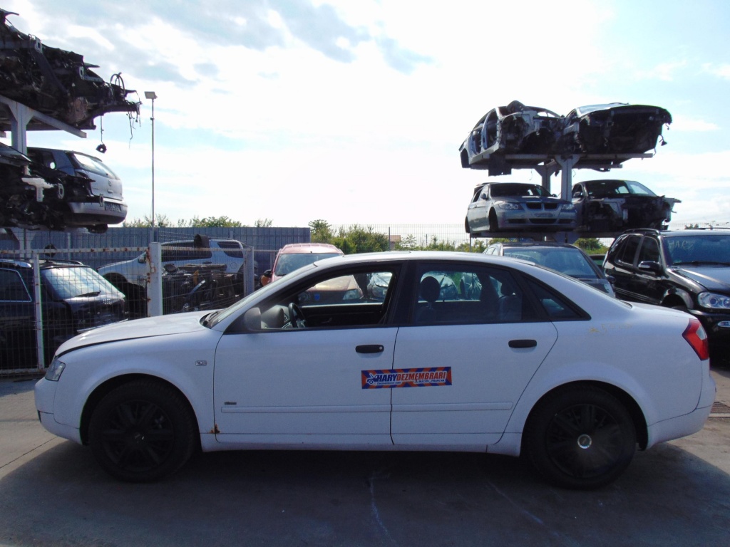 Dezmembram AUDI A4 B6 , 2.5 TDI V6 , tip motor AYM , fabricatie 2002