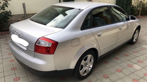 Dezmembram audi a4 b6 20013 1.9tdi awx 131cp cod culoare Ly7W