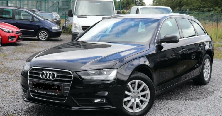 Dezmembram Audi A4 B8 2.0tdi 2.0tdi 2012 cod motor CJC motor cutie inchidere gam