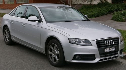 Dezmembram Audi A4 B8 2010