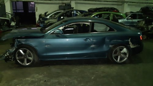 Dezmembram Audi A5 Motor 2700 Tdi