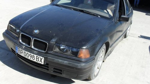 Dezmembram BMW 318 benzina '1995