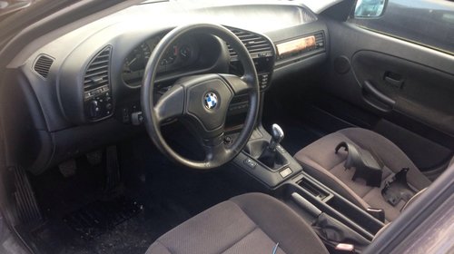 Dezmembram Bmw 318 i