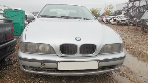 Dezmembram BMW 523 (E39) MOTOR 2.3B AN 2000