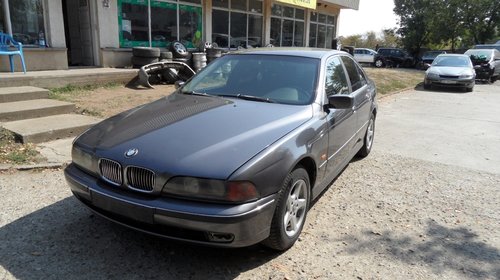 Dezmembram bmw e 39,seria 5,2,5 diesel cutie manuala din 2000