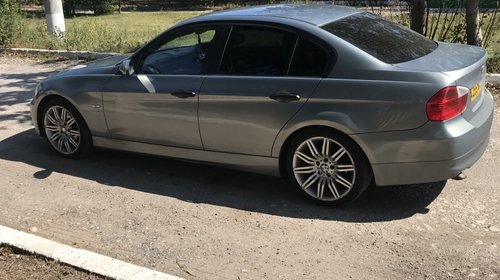 Dezmembram bmw e90 318d 2006