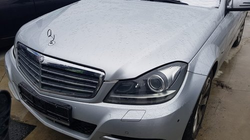 Dezmembram C class w204 Facelift europa Xenon