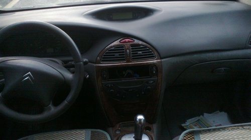 Dezmembram Citroen C5 motor 2.2HDI an 2002