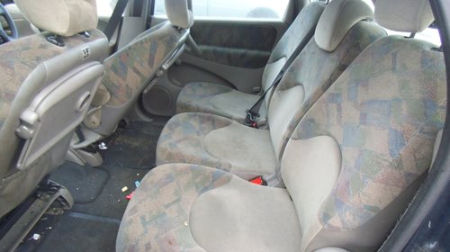 Dezmembram citroen xsara picasso din 2002-2,0 hdi