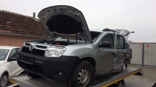 Dezmembram dacia Duster