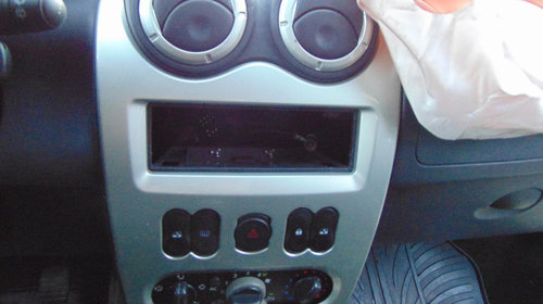 Dezmembram Dacia Sandero, 1.2 16v, Tip Motor D4F-F7, An fabricatie 2010